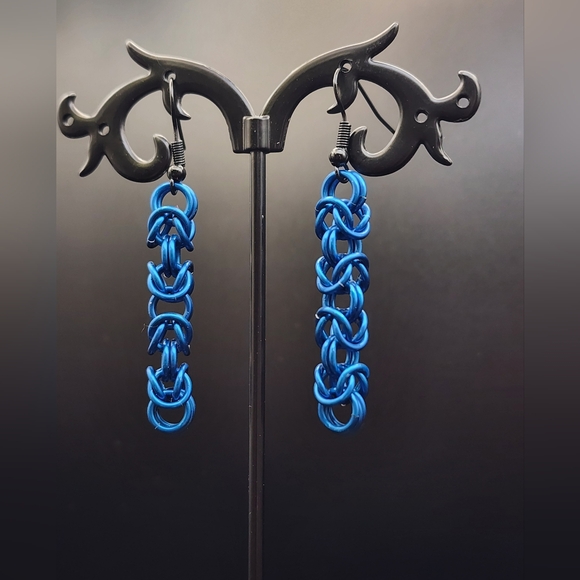 Blue Chain Link Earrings - Picture 2 of 3